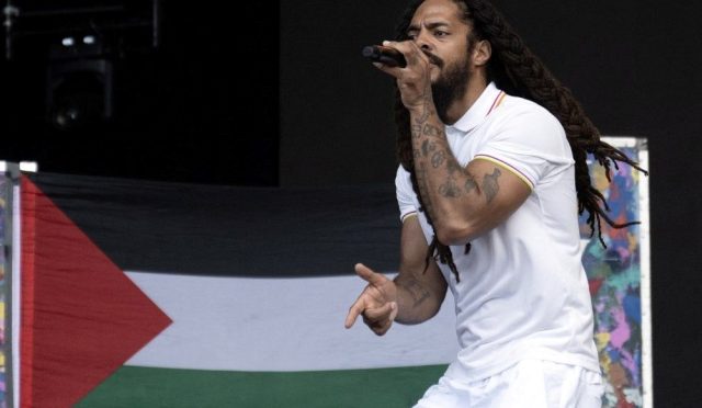 muzik-senliginde-israil-ordusuna-olum-slogani-ingilterede-kriz-yaratti-glkI3mvW.jpg