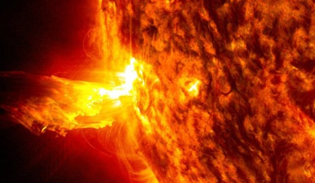 nasa-paylasti-guneste-400-bin-kilometrelik-ates-kanyonu-NPRRxWmH.jpg