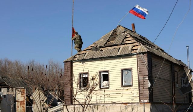 rusya-ukraynanin-iha-ataginda-cinli-gazeteci-yaralandi-BjEpm5yg.jpg