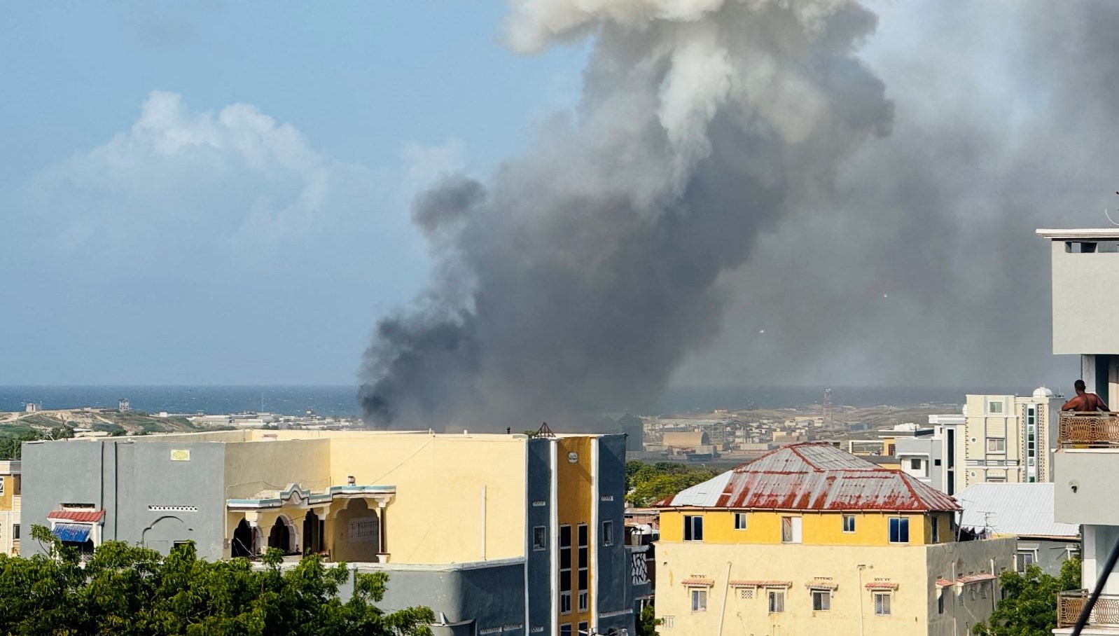 Somali’de askeri helikopter düştü