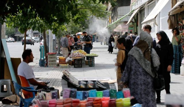tahranda-hayat-olagana-donuyor-4KMBnPU9.jpg