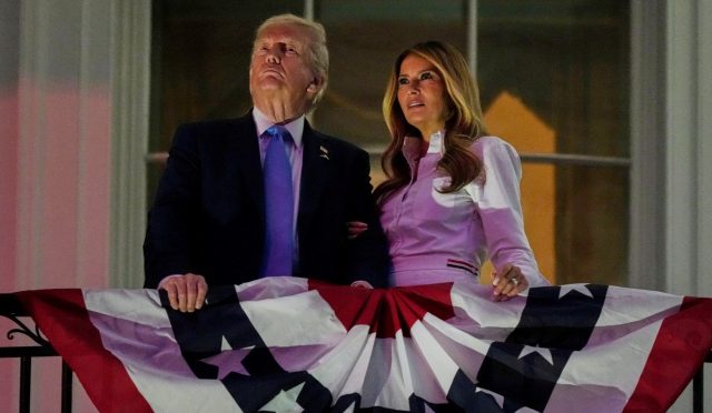 trump-putin-munasebetlerinde-melania-faktoru-abd-baskanini-esi-ikna-etmis-18anYYHJ.jpg