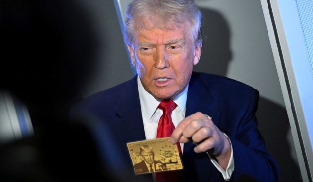 trumpin-altin-kart-plani-cikmaza-girdi-hicbir-yasal-destegi-yok-LkIG2Xes.jpg