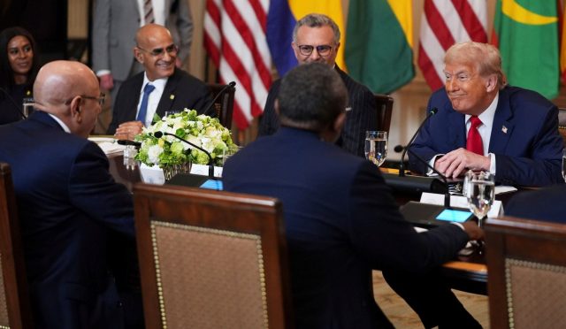 trumptan-reaksiyon-ceken-ingilizce-ovgusu-liberya-lideri-neden-kalkip-gitmedi-FOOZgZpy.jpg