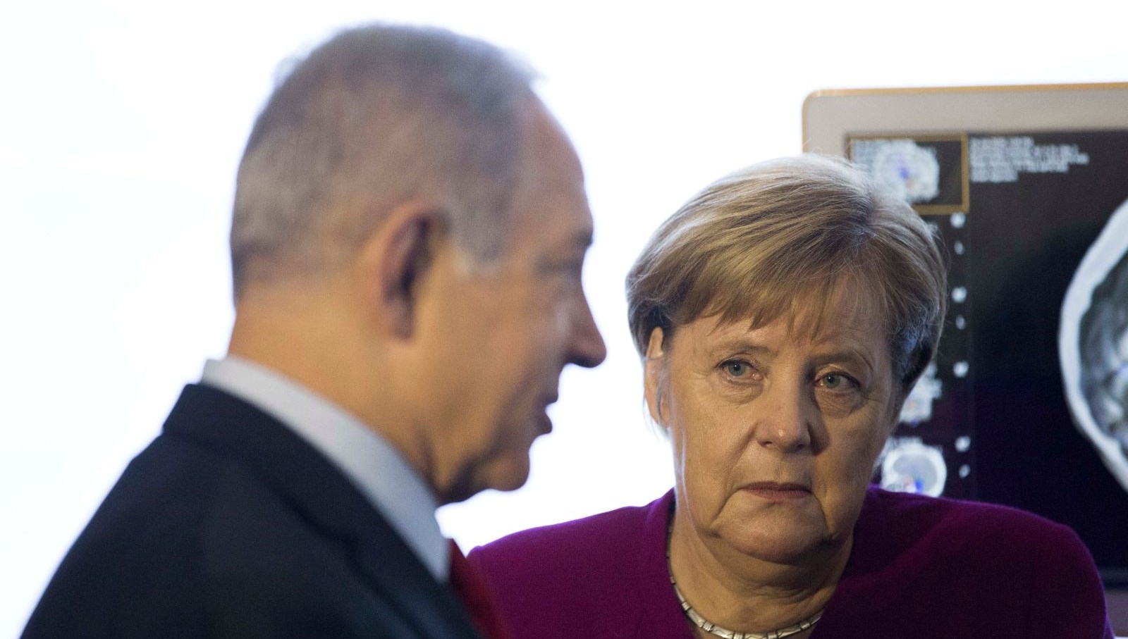 Yıllar sonra ortaya çıktı: Netanyahu’nun eli, Merkel hükümetine de uzanmış