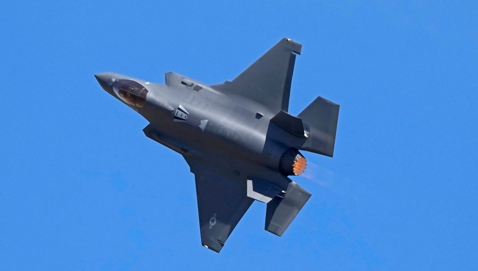 ABD’de F-35 uçağı düştü! Pilotu fırlatma koltuğu kurtardı