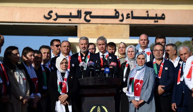 ak-parti-heyeti-refah-hudut-kapisina-gitti-HCB8GEkt.jpg