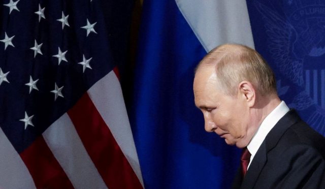 alaska-tepesinin-sifreleri-kirmizi-hali-belirsizlik-ve-putinin-donusu-772SBuLZ.jpg