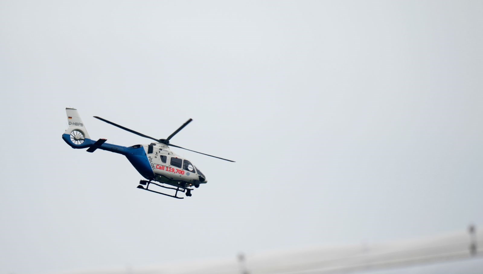 Almanya’da helikopter düştü! Modülleri ırmakta bulundu