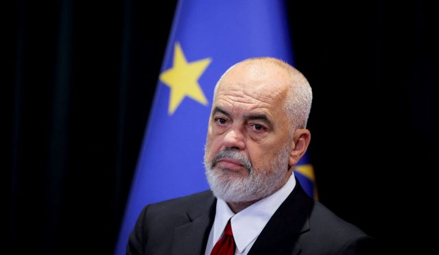 arnavutluk-hukumeti-yapay-zekaya-birakmak-istiyor-insanlardan-uygun-yonetir-GEXiVyII.jpg