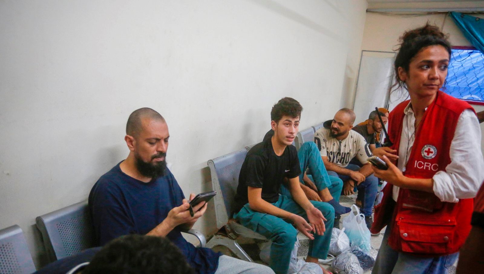 Azap görmüşler: 6 Filistinli özgür bırakıldı