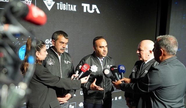 bakan-kacir-2027de-aya-ulusal-uzay-aracimizla-gidecegiz-527m5C9v.jpg