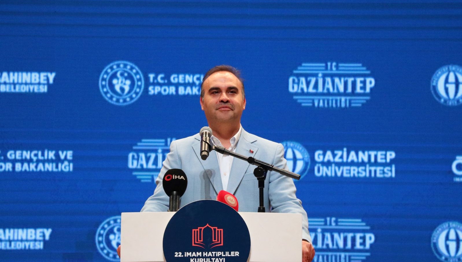 Bakan Kacır: Ay’a uzay aracı göndereceğiz