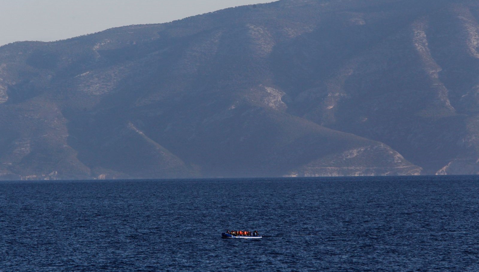 Eşek Adası’nda bir bayan göçmenin cansız vücudu bulundu