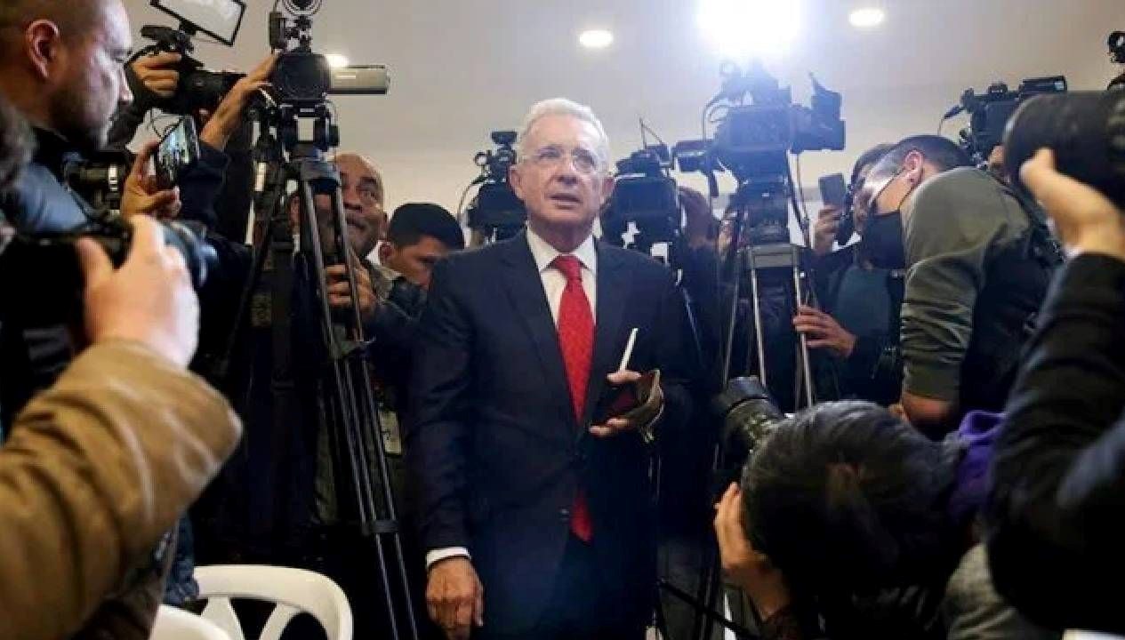 Eski cumhurbaşkanına 12 yıl mesken mahpusu cezası