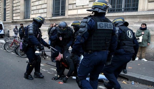 fransada-polis-genci-tokatladi-sorusturma-baslatildi-U4LcImVu.jpg