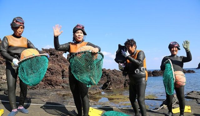 guney-koreli-denizkizlari-gunlerinin-yarisini-su-altinda-geciriyorlar-IYNw3dv1.jpg