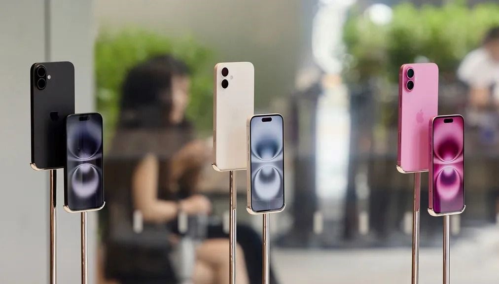 iPhone 17 ve canlı çeviri yapan AirPods geliyor: Apple aktifliğine damga vuran gelişmeler