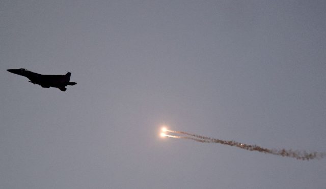 israilden-ses-bombali-taarruz-savas-ucaklari-lubnanda-alcak-uctu-PDRsCgj5.jpg