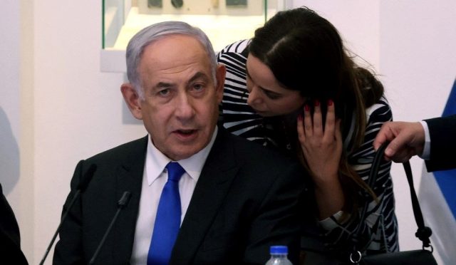 israilli-bakanin-ofisine-polis-baskini-yolsuzluktan-sorusturuluyor-ikzqCf2l.jpg