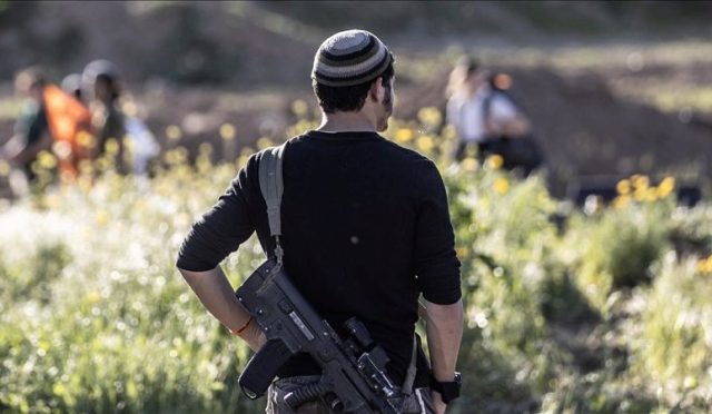 israilli-yerlesimciler-filistinlilerin-arazi-ve-araclarini-yakti-DxmPrDh9.jpg
