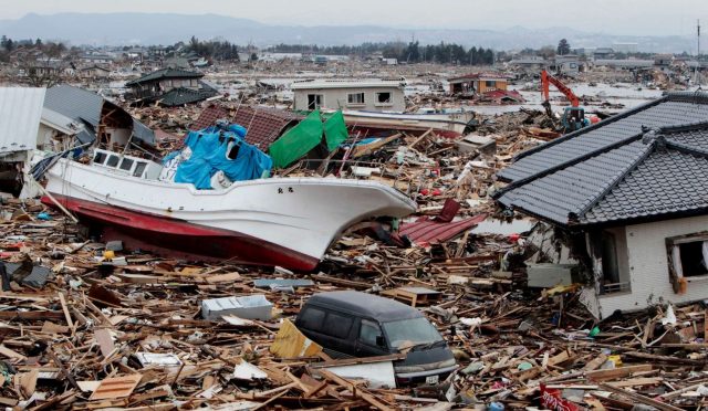 japonyada-40-metrelik-dehset-hatirlatmasi-gozler-tsunami-alarminda-slJGk9MU.jpg