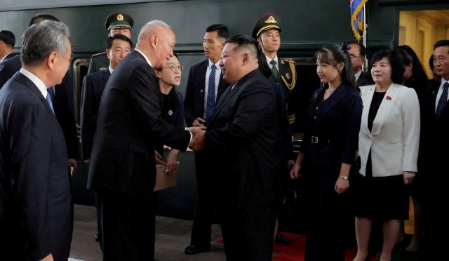 kim-jong-unun-12-yasindaki-kizi-pekinde-guc-gosterisinin-yeni-yuzu-2ZUfSpGk.jpg