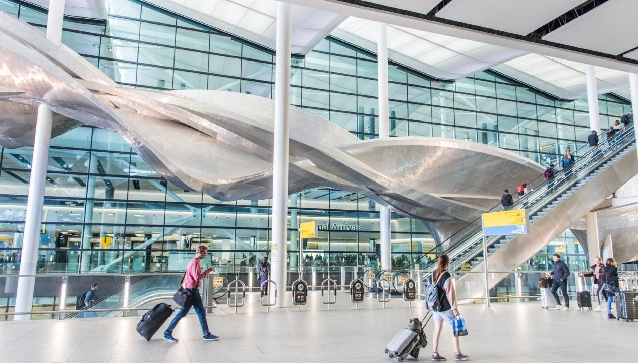 Londra hava alanı kapatıldı