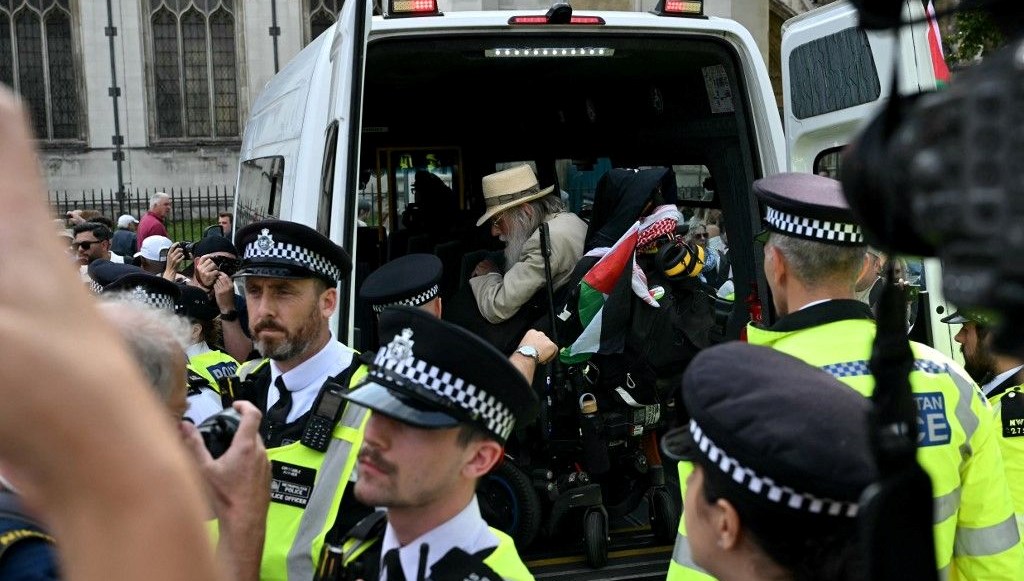 Londra’da yasaklı “Palestine Action” kümesine takviye hareketi