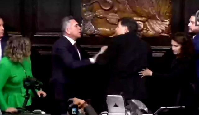 meksika-senatosunda-yabanci-asker-hengamesi-wwljLWfw.jpg