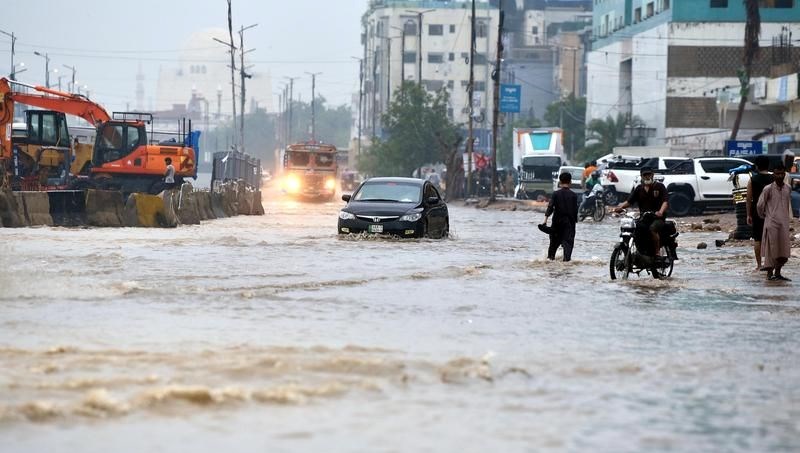 Pakistan’da muson yağmurları felaketi: Meyyit sayısı 785’e yükseldi