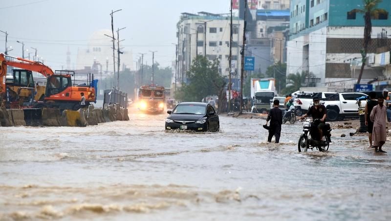 Pakistan’da sel felaketi! Yaklaşık 2 milyon kişiyi etkiledi
