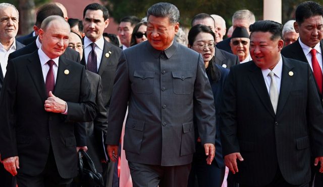 putin-mikrofona-yakalandi-150-yil-yasamanin-sirrini-mi-biliyor-Imae4QFY.jpg