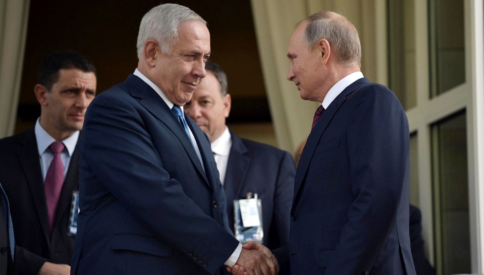 Putin ve Netanyahu telefonda görüştü