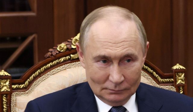 putin-zelenskiyle-gorusmeye-hazir-lakin-kurallari-var-GKfiMcRV.jpg