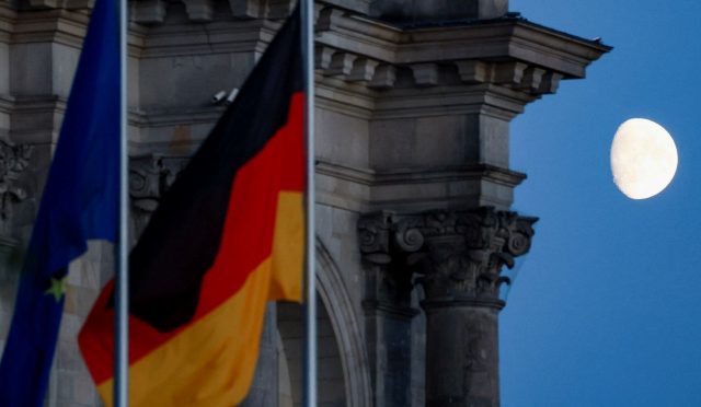 son-dakika-berlinde-arac-kalabaliga-daldi-cok-sayida-yarali-var-bJpzW1el.jpg