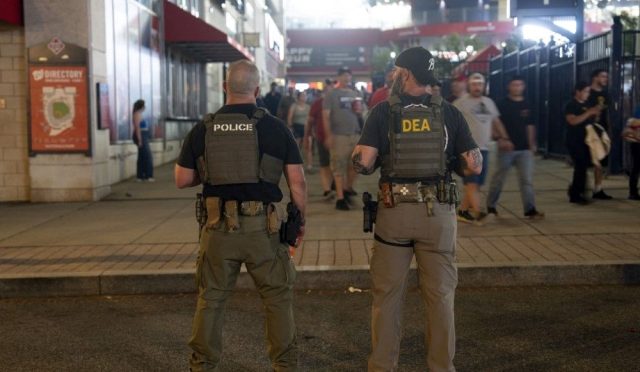 trump-idaresi-geri-adim-atti-bassehir-polisi-misyonu-geri-alacak-sNnG5zjV.jpg