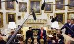 trump-oval-ofisi-altinla-doldurmus-oncesi-ve-sonrasi-dikkat-cekti-526Lz8cz.jpg