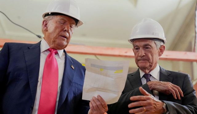 trump-ve-powell-canli-yayinda-atisti-ibaeACAP.jpg