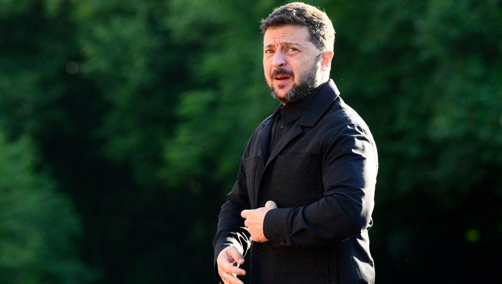 Ukrayna’da barış grup elbiseye bağlı