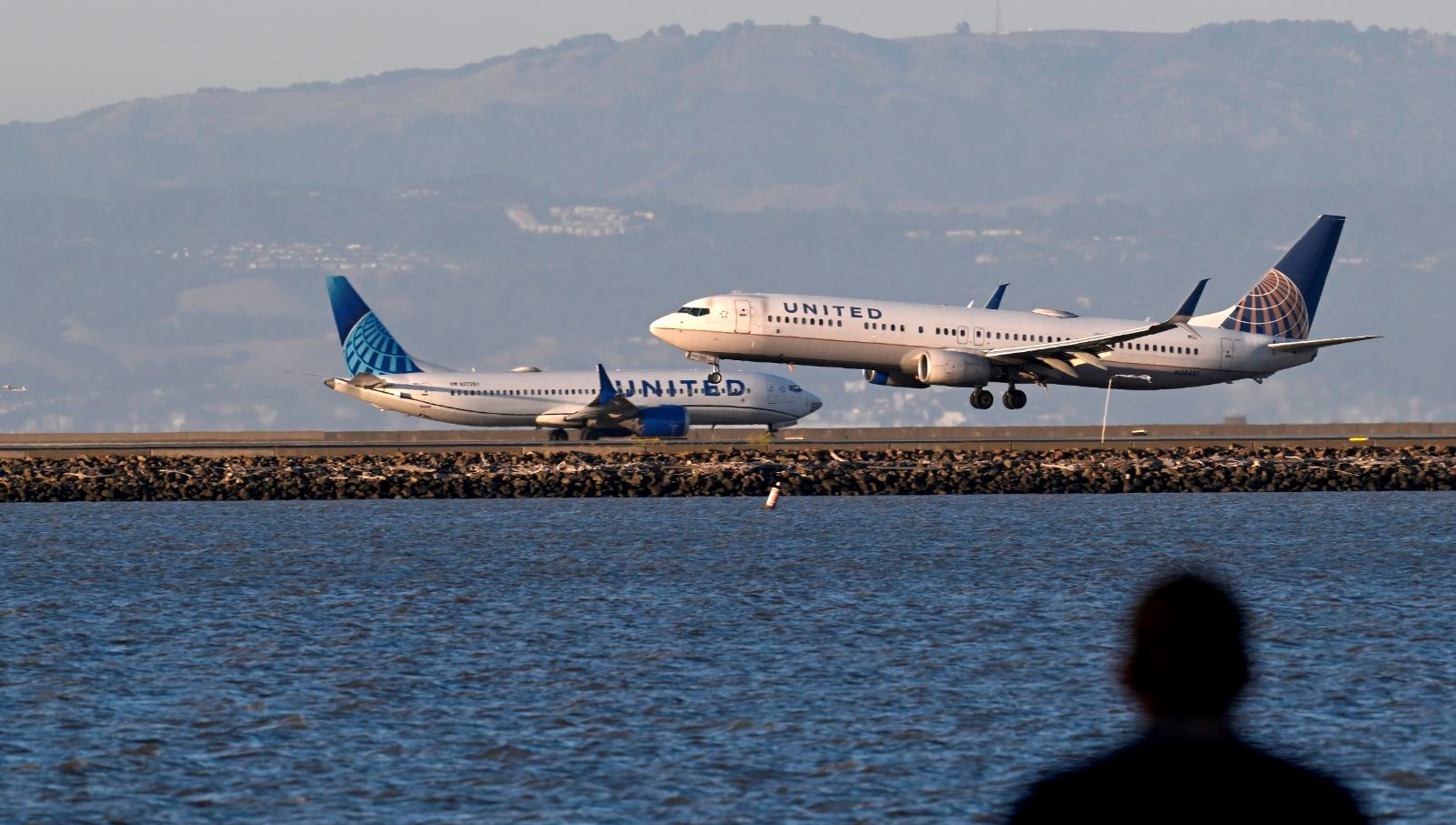 United Airlines’ta sistem arızası krizi: Yüzlerce uçuş gecikti