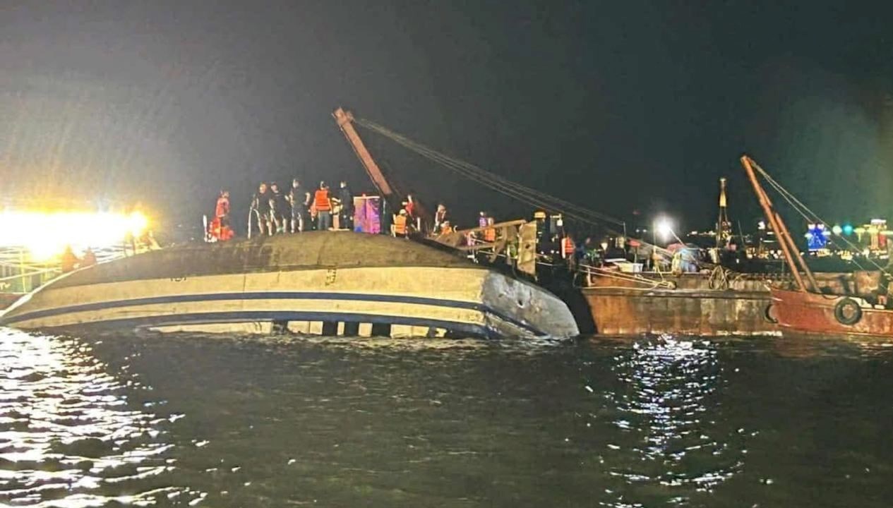 Vietnam’da cins teknesi alabora oldu: 34 meyyit, 8 kayıp