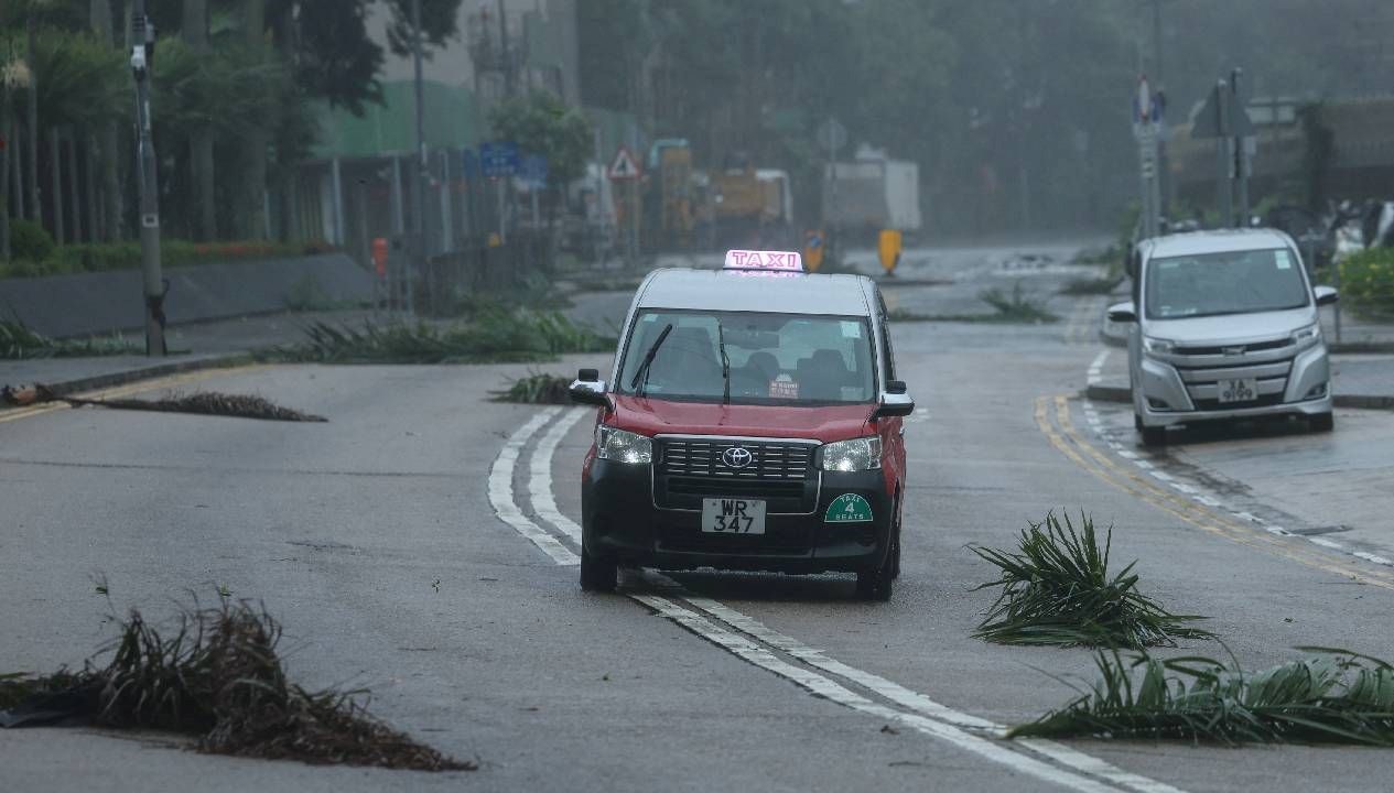 Wipha Tayfunu Hong Kong’u vurdu