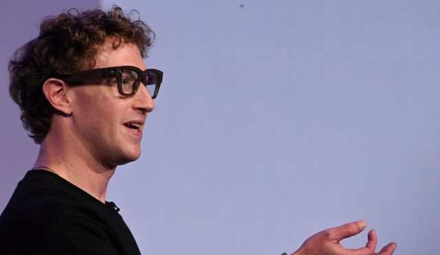 zuckerberg-gozluk-tanitti-yapay-zeka-yon-verecek-AStGb1Xq.jpg